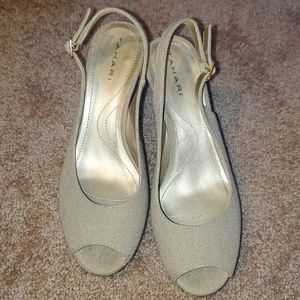 Women's, Tahari wedge shoes, size 7.5, great condition